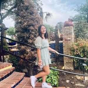 Meet your Posher, Alena